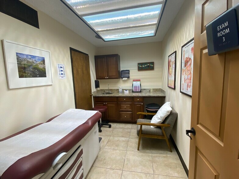 More Photos Of 1060-1080 Delbon Ave, Turlock Medical For Sale