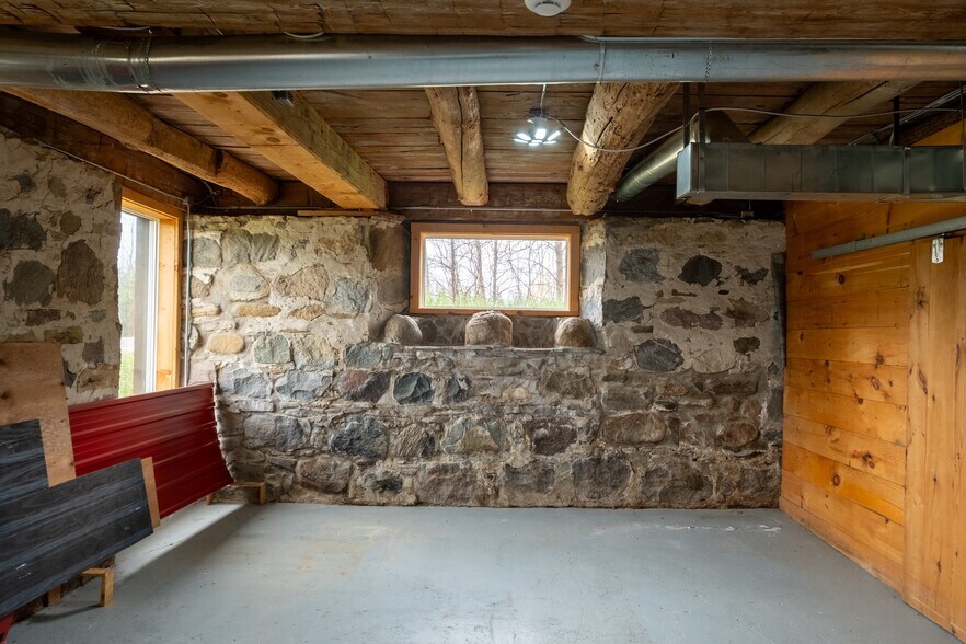 More Photos Of 121 Old Highway 26, Meaford General Retail For Sale