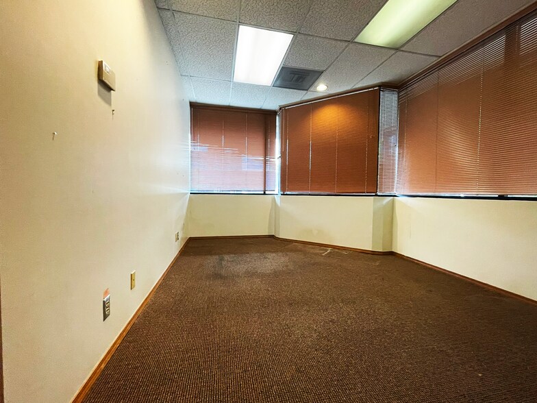 More Photos Of 108 E Mill Plain Blvd, Vancouver Office For Lease
