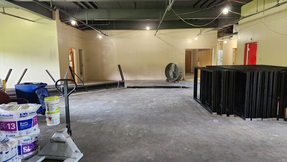 More Photos Of 150 Americus Way, Oak Ridge Office For Sale