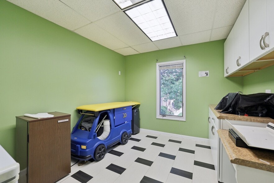 More Photos Of 364 Parsippany Rd, Parsippany Office For Sale