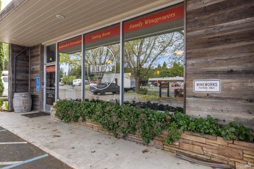 More Photos Of 870 Gravenstein Hwy, Sebastopol Freestanding For Sale