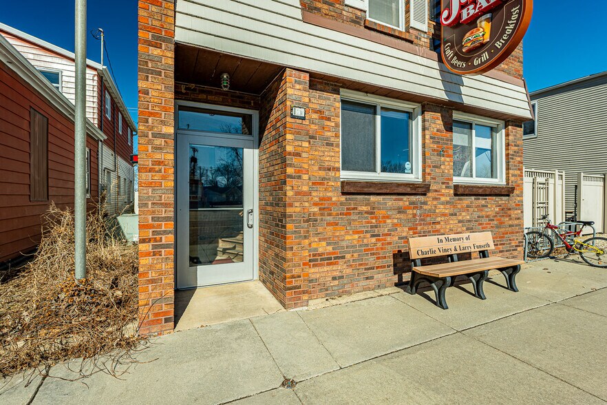 More Photos Of 127 W Main St, Belleville Restaurant For Sale