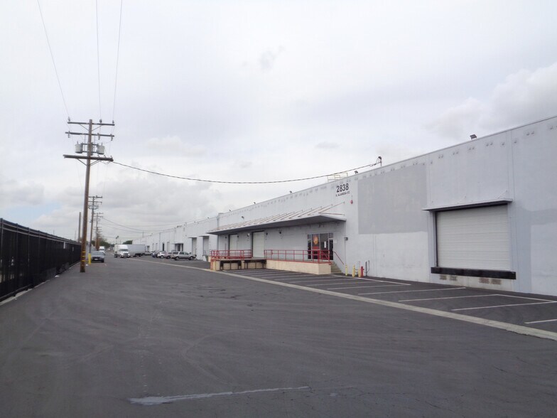 Primary Photo Of 2828-2840 S Alameda St, Vernon Warehouse For Lease