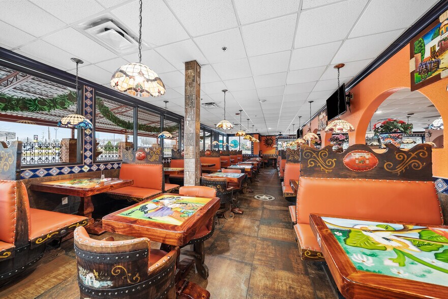 More Photos Of 1420 Interstate Dr, Cookeville Restaurant For Sale