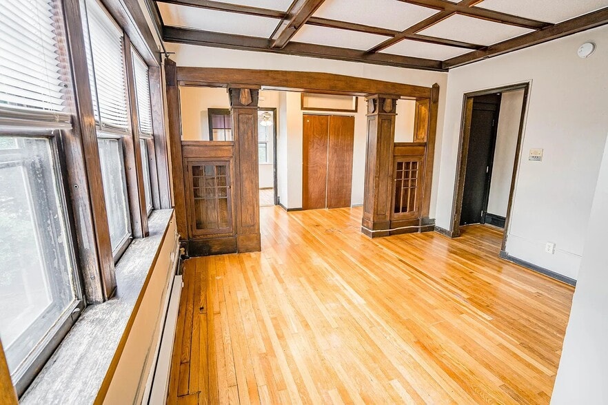 More Photos Of 604 Holly Ave, Saint Paul Apartments For Sale