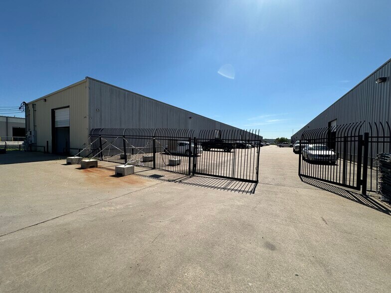 More Photos Of 5485 W Sam Houston Pky N, Houston Unknown For Lease