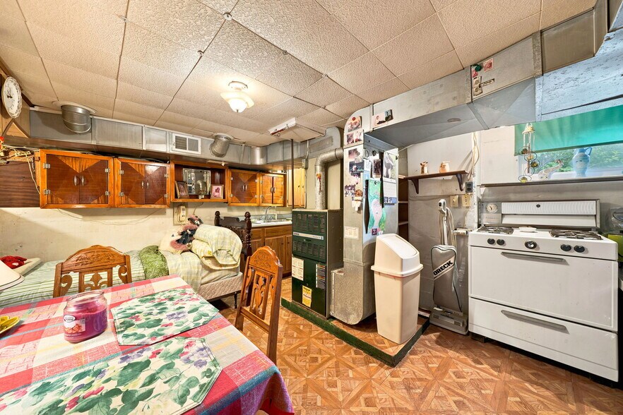 More Photos Of 1519 Renton Rd, Pittsburgh Funeral Home For Sale