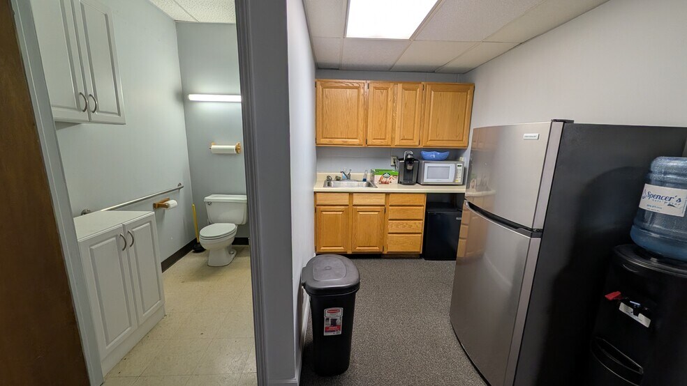 More Photos Of 236 W Edison Rd, Mishawaka Freestanding For Lease