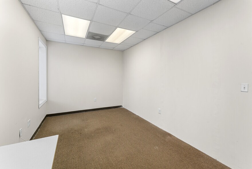 More Photos Of 1306 Heidt Ave, Savannah Office For Sale