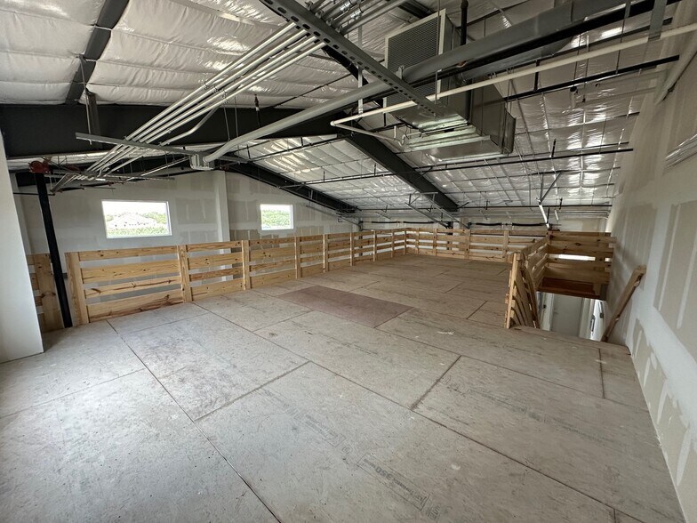 More Photos Of 1009 RM-620, Lakeway Specialty For Sale