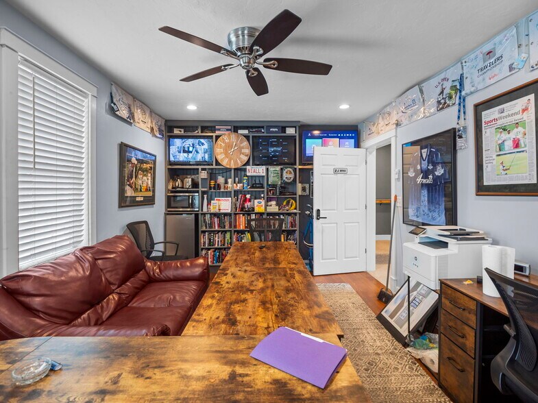 More Photos Of 311 Paddocks Path, Dennis Flex For Sale