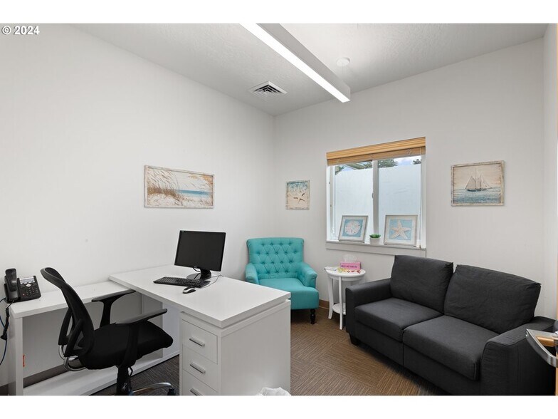 More Photos Of 1445 8th St, Florence Medical For Sale