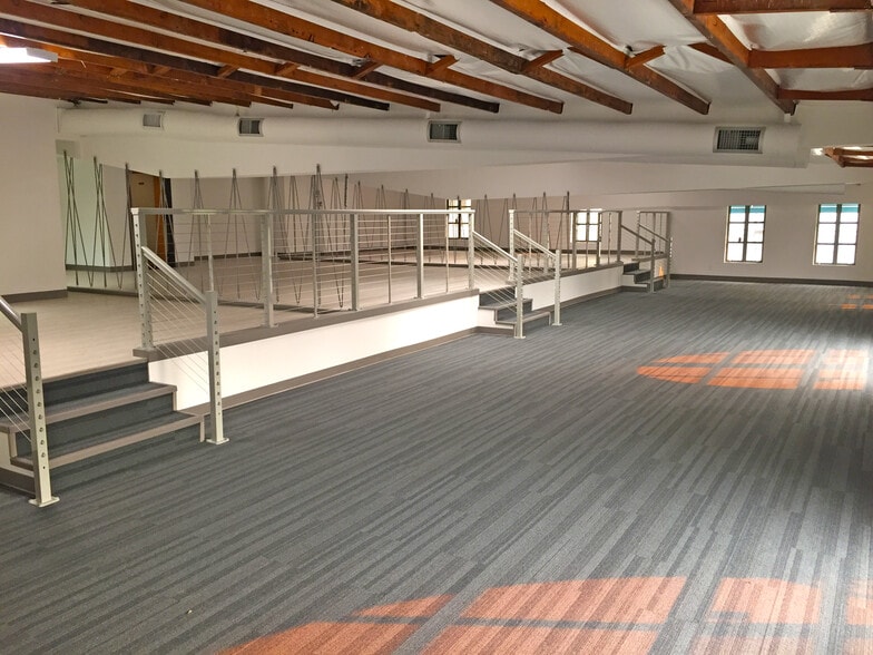 More Photos Of 104 W Anapamu St, Santa Barbara Office For Lease