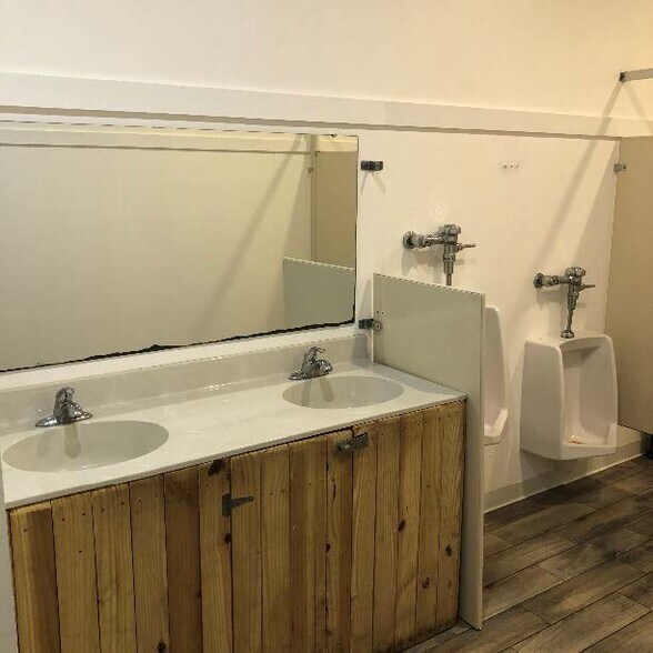 More Photos Of 36 W Pine Ave, Eastpoint Restaurant For Sale