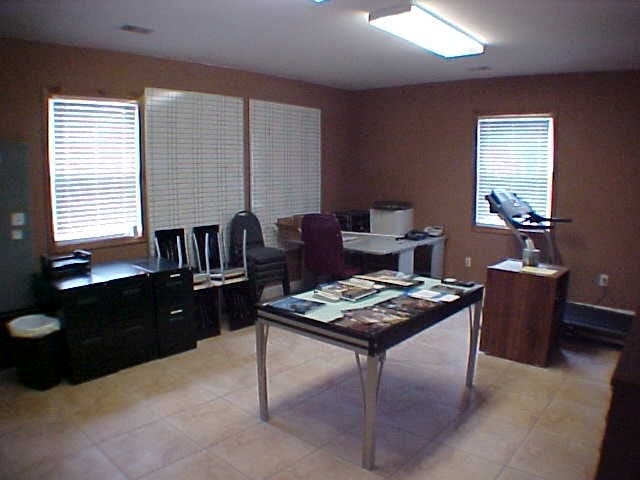 More Photos Of 1880 N Prairie St, Springfield Warehouse For Sale