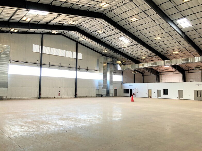More Photos Of 1920 E Aero Park, Tucson Airplane Hangar For Lease