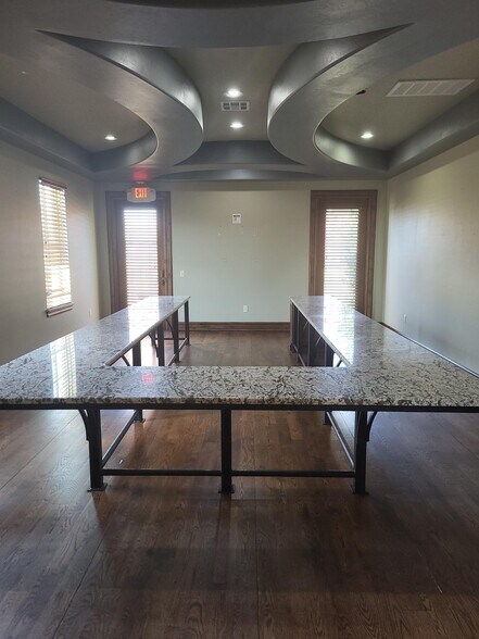 More Photos Of 2909 Astoria Way, Edmond Office For Sale