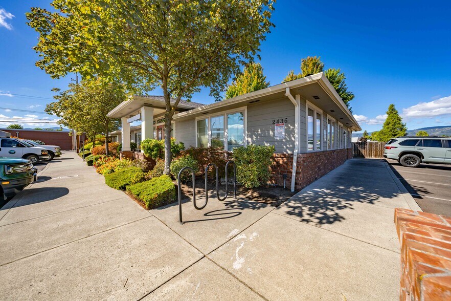 More Photos Of 2436 W Main St, Medford Office For Sale