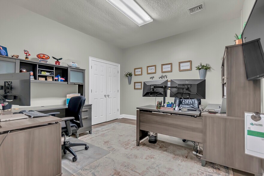 More Photos Of 1501 US Highway 19 S, Leesburg Office For Sale