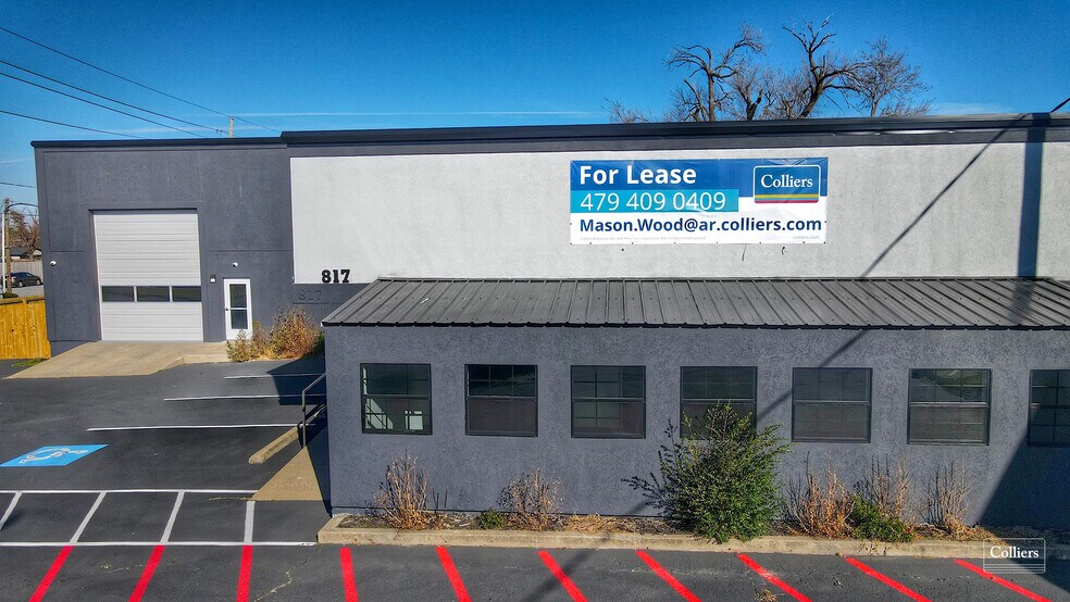 More Photos Of 817 W Walnut St, Rogers General Retail For Lease