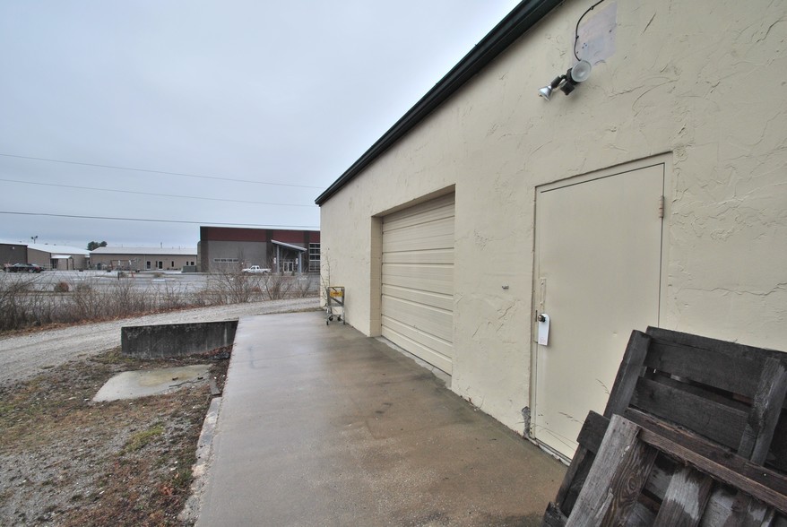 More Photos Of 1700 West Ave, Crossville Office For Lease