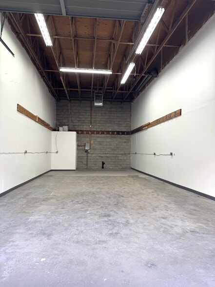 More Photos Of 19640 Landmark Way, Langley Warehouse For Lease