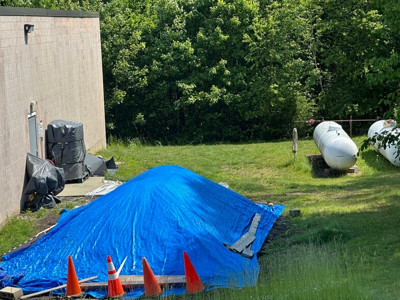 More Photos Of 246 Suffolk Ln, Gardner Manufacturing For Sale