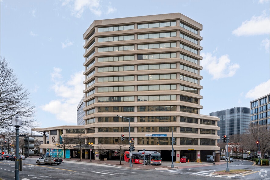 More Photos Of 2 Wisconsin Cir, Chevy Chase Office For Lease