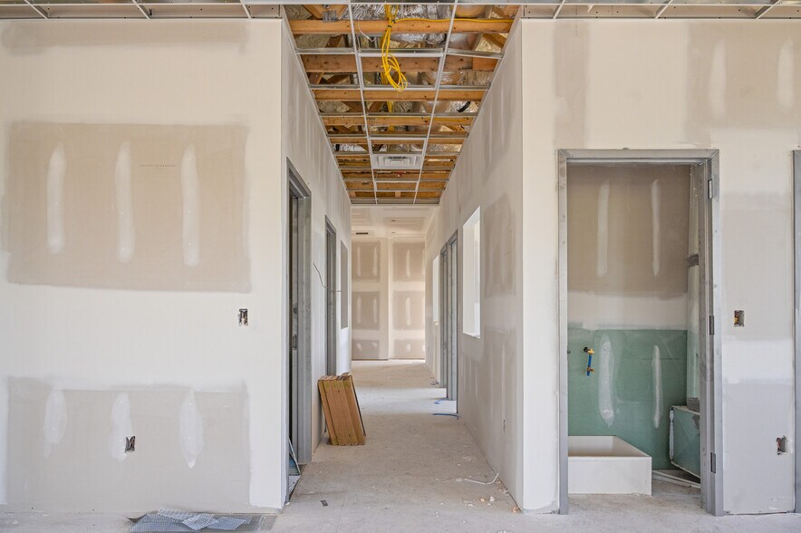 More Photos Of 2100 W County Line Rd, Jackson Office For Lease