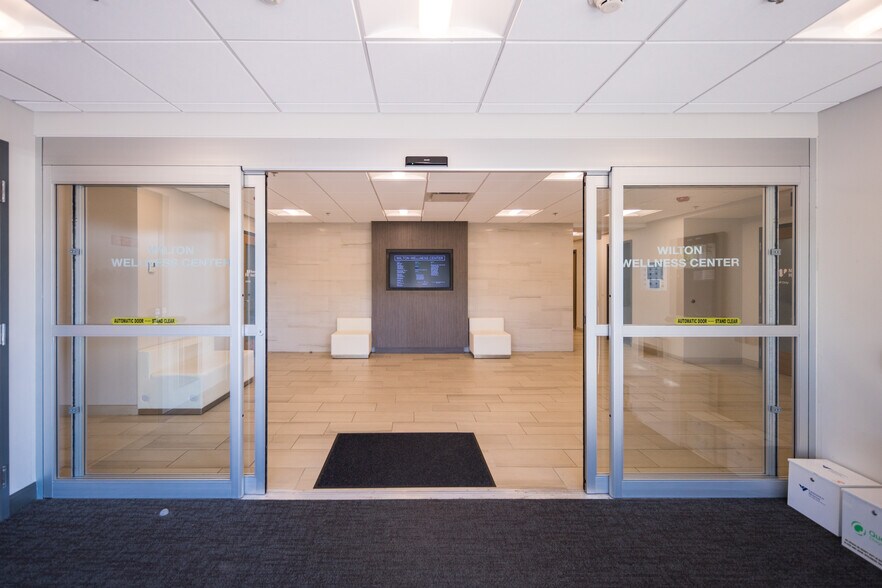 More Photos Of 249 Danbury Rd, Wilton Medical For Lease