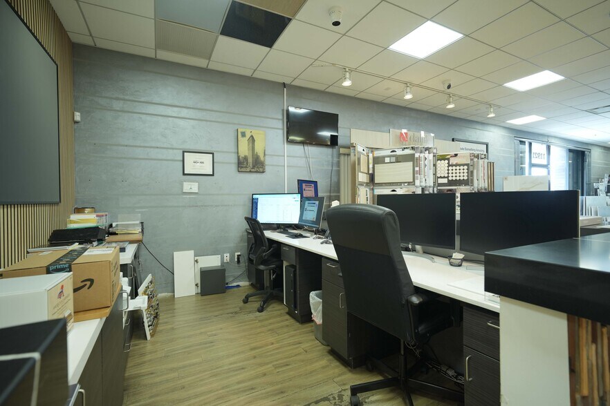 More Photos Of 11921 Sherman Way, North Hollywood Warehouse For Sale