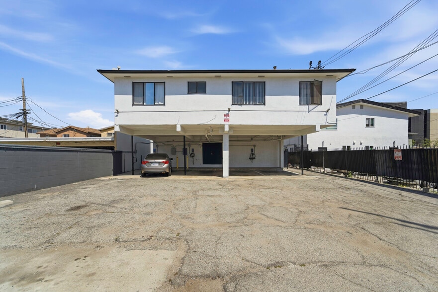 More Photos Of 6036 Cadillac Ave, Los Angeles Multifamily For Sale