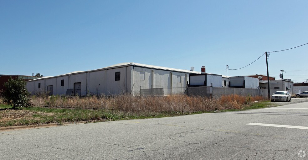 More Photos Of 1024 Gatewood Ave, Greensboro Warehouse For Lease