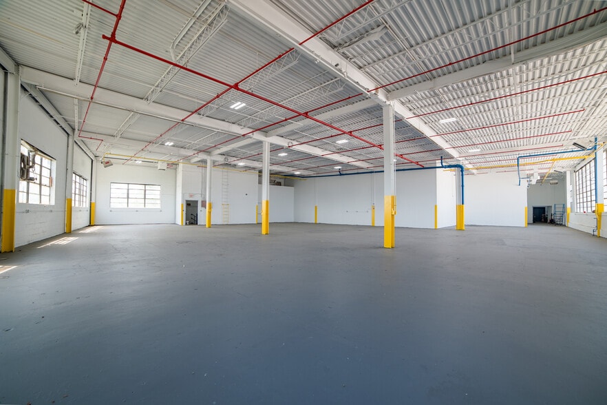 More Photos Of 718 S Fulton Ave, Mount Vernon Warehouse For Lease