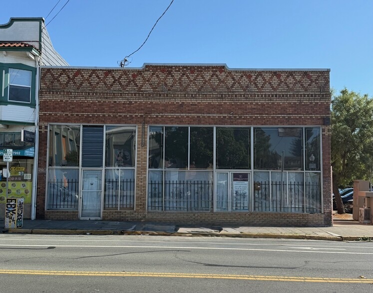Primary Photo Of 1806 Alcatraz Ave, Berkeley General Retail For Sale