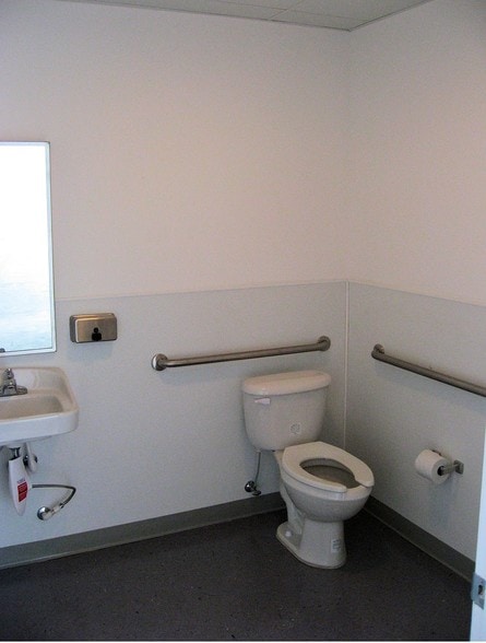 More Photos Of 10038-10060 Gibsonton Dr, Riverview Warehouse For Lease