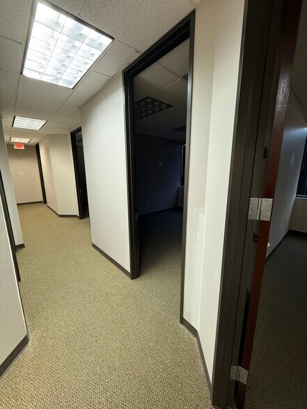 More Photos Of 19855 Southwest Fwy, Sugar Land Office For Lease