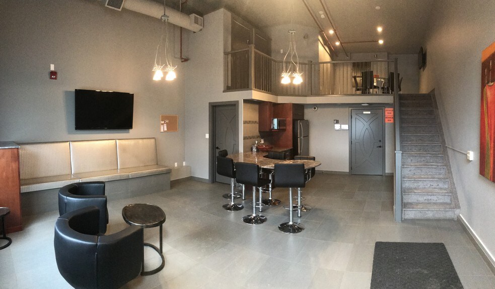 More Photos Of 9903 209 St NW, Edmonton Warehouse For Sale