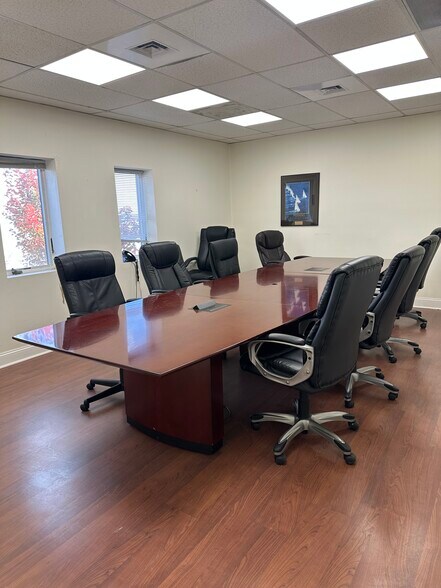 More Photos Of 2811 Old Lee Hwy, Merrifield Service For Lease