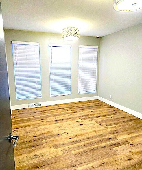 More Photos Of 3409 N Holland Sylvania Rd, Toledo Office For Lease