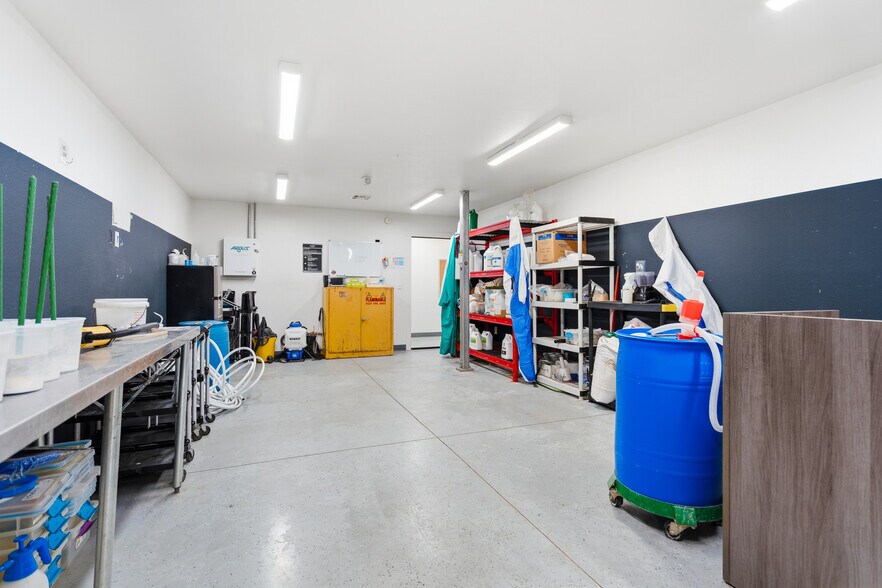 More Photos Of 22900 W Skelly Rd, Haskell Light Manufacturing For Sale