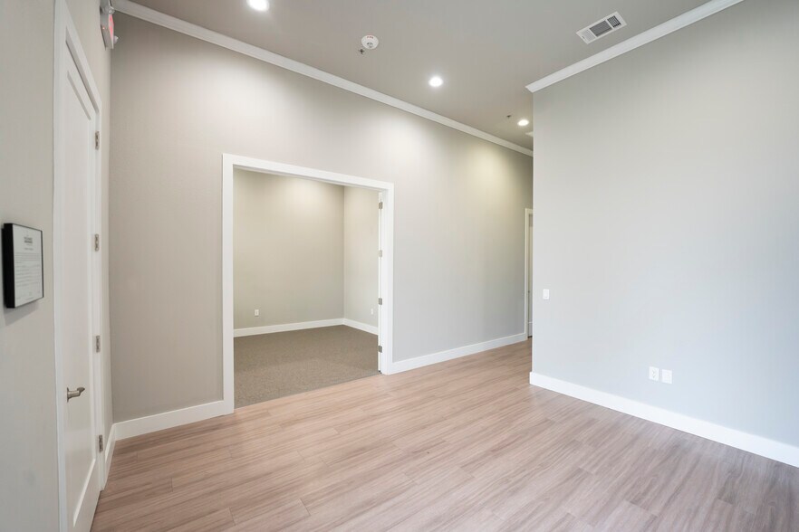 More Photos Of 1400 N Coit Rd, McKinney Unknown For Lease