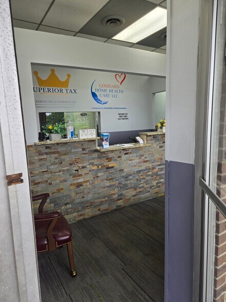 More Photos Of 1103-1105 Sunset Rd, Burlington Unknown For Lease