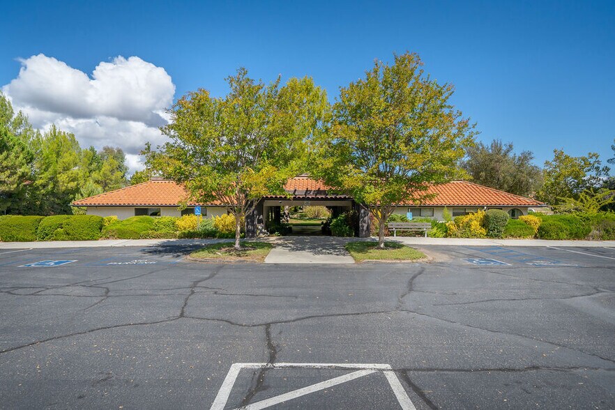 More Photos Of 1050 Las Tablas Rd, Templeton Medical For Lease