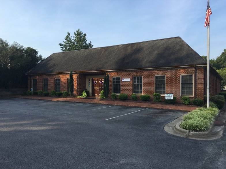 More Photos Of 110 E Arlington Blvd, Greenville Office For Sale