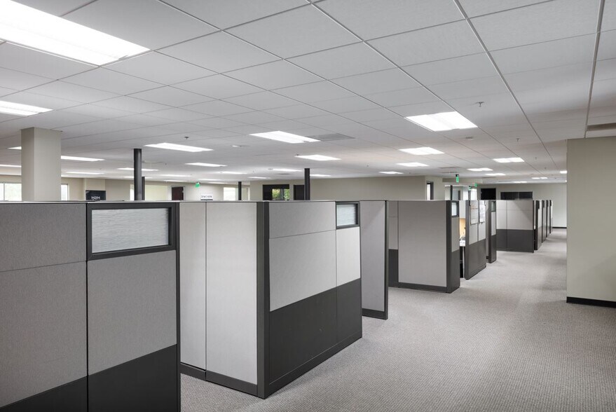 More Photos Of 9707 Waples St, San Diego Office For Lease