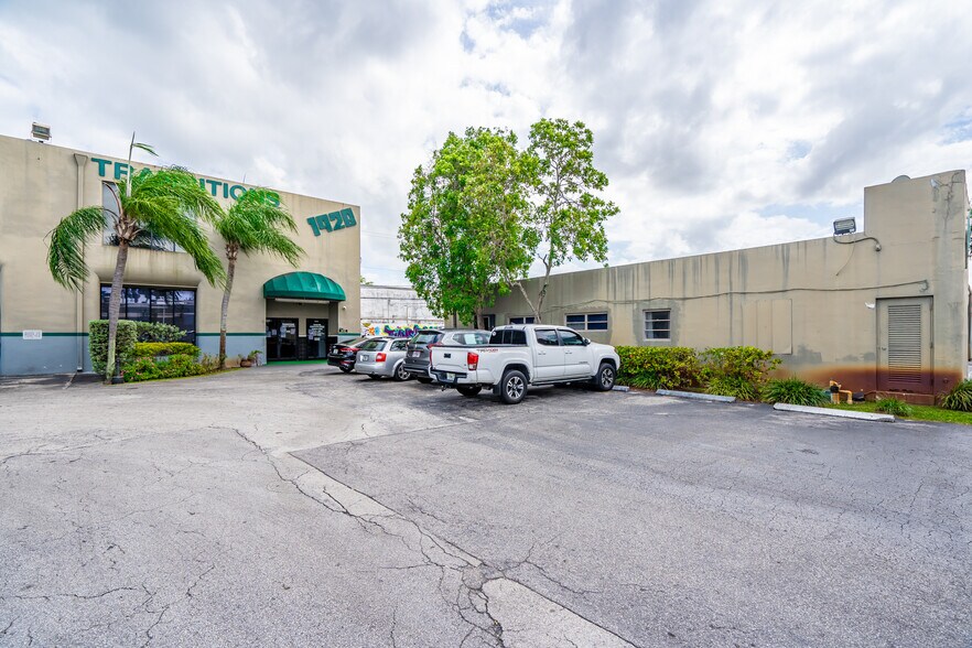 More Photos Of 1928 NE 154th St, North Miami Beach Unknown For Lease