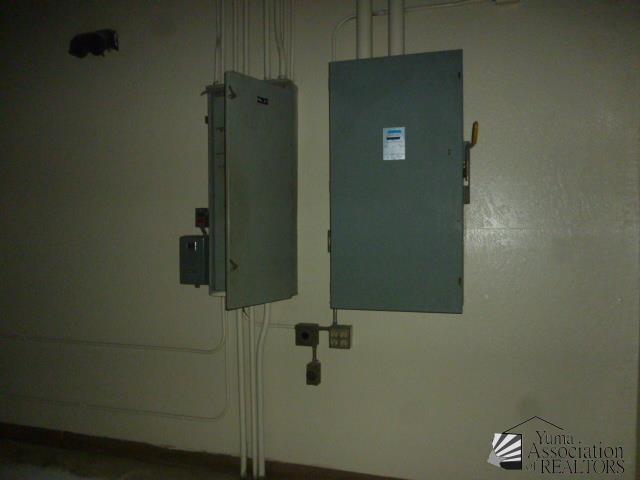 More Photos Of 642 E 39th Pl, Yuma Flex For Sale