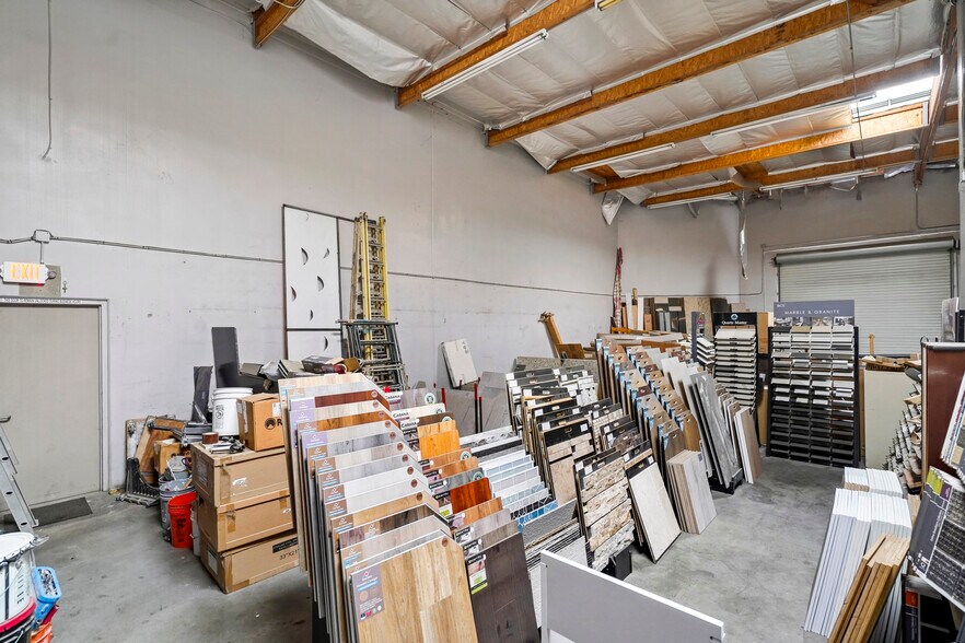 More Photos Of 1301 Foothill Blvd, Azusa Warehouse For Lease
